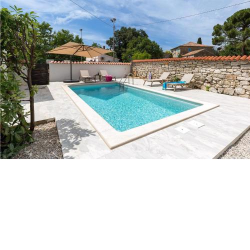 Gorgeous Home In Porec With Wifi