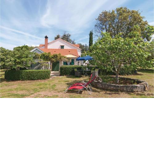 Gorgeous Home In Pucisca With Wifi