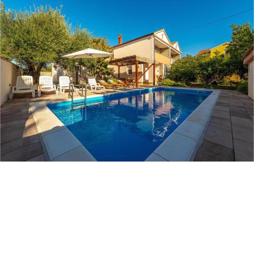 Gorgeous Home In Vrsi With Outdoor Swimming Pool