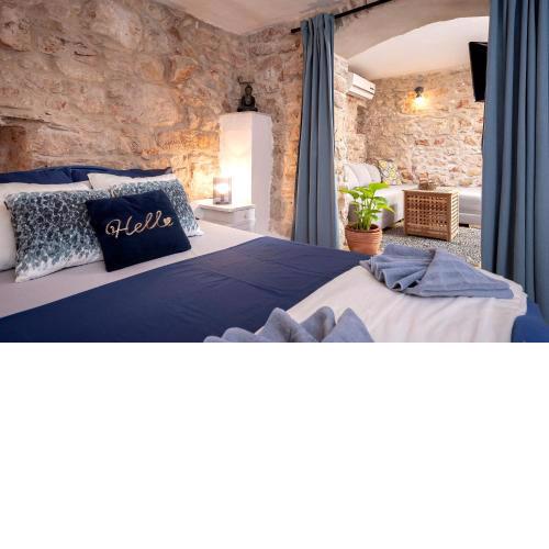 Heritage Stone House Retreat -Free parking