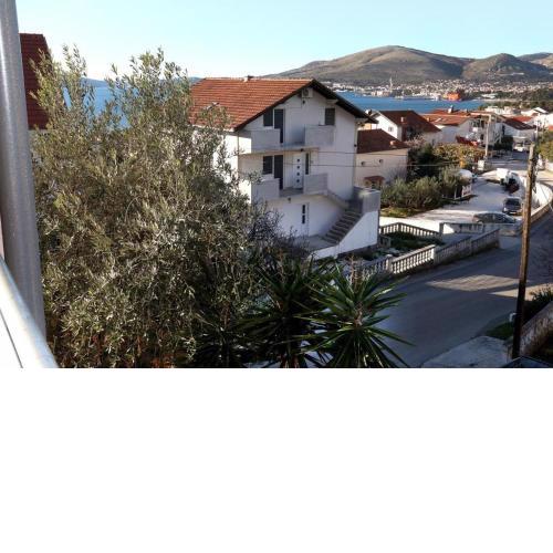 Holiday apartment in Okrug Gornji with terrace, air conditioning, WiFi, washing machine 5059-3