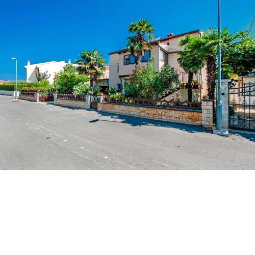 Holiday home and Apartment Dubravka
