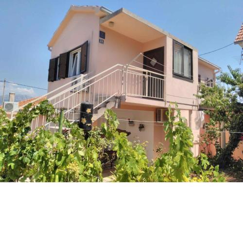 Holiday home in Slatine/Insel Ciovo 6128
