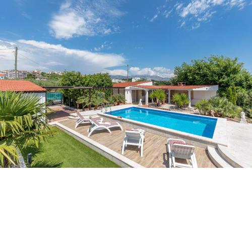Holiday Home Split
