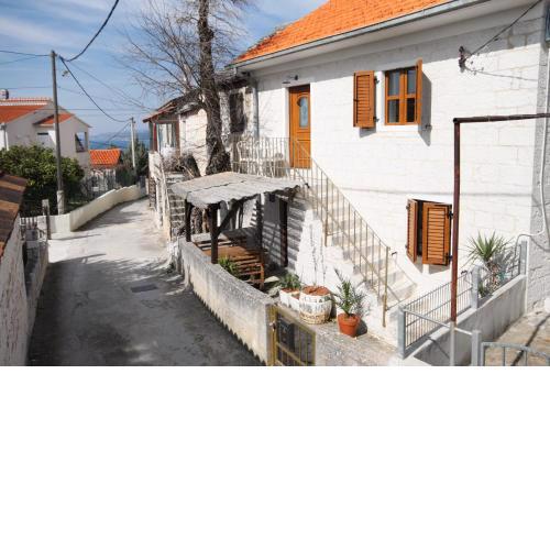 Holiday house with WiFi Okrug Gornji, Ciovo - 5253