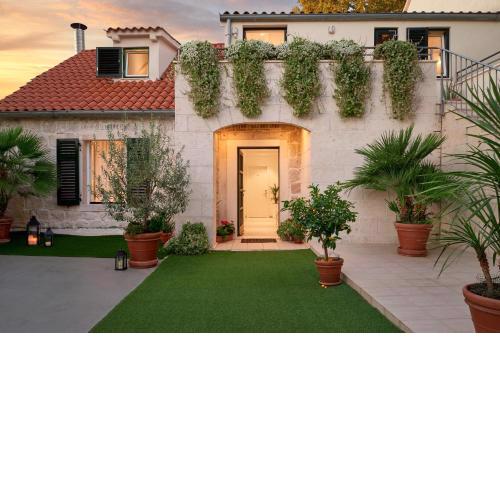 Lanterna Rooms