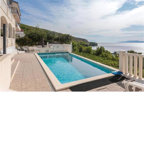Lovely Apartment In Lokva Rogoznica
