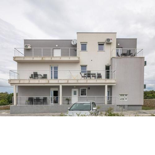 Lovely Apartment in Novalja near Seabeach