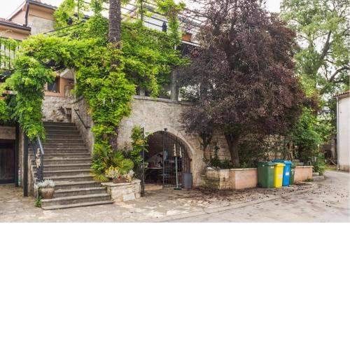 Lovely Apartment In Porec With Kitchen