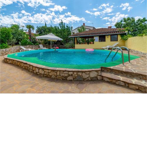 Lovely Apartment In Porec With Wifi