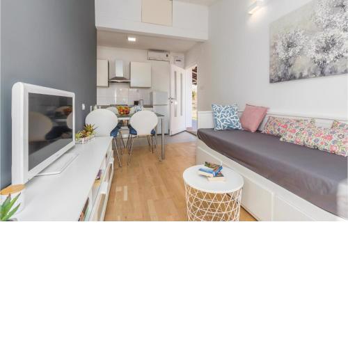 Lovely Apartment In Porec With Wifi