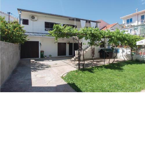 Lovely Apartment In Vodice With Wifi