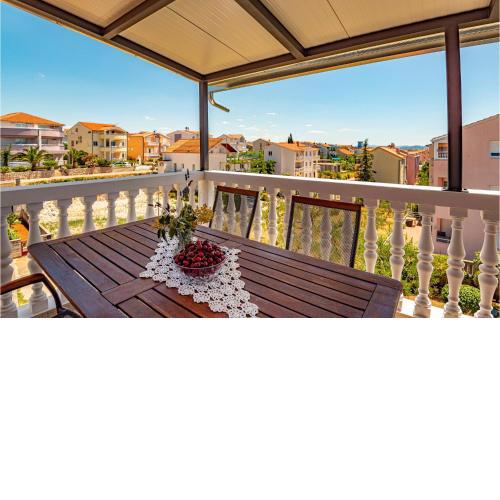 Lovely Apartment In Vodice With Wifi