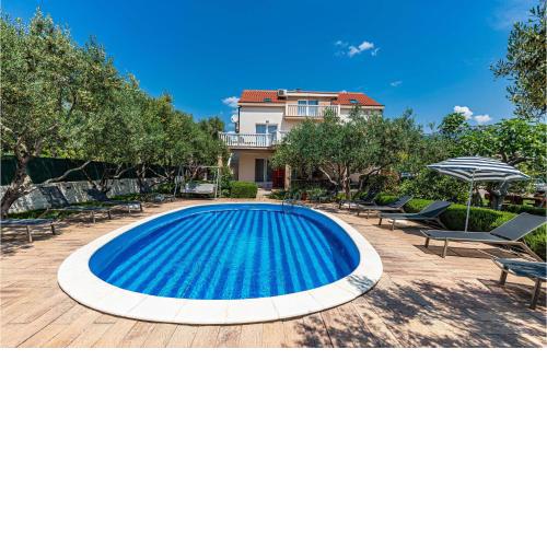 Lovely Home In Kastel Stafilic