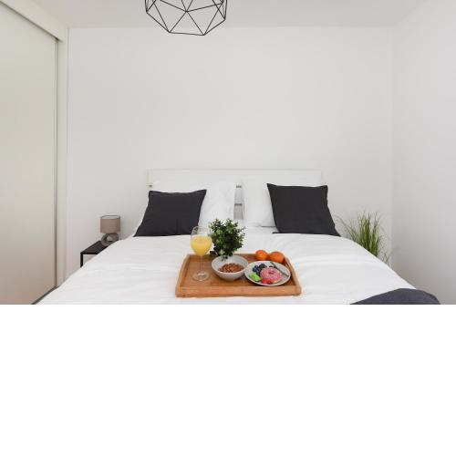 L&R luxury apartment