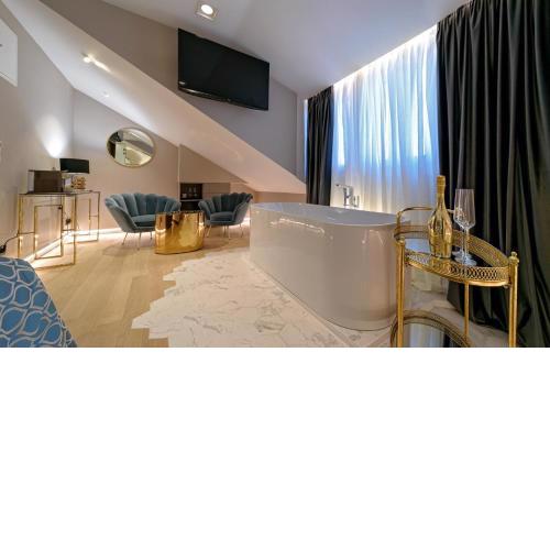 Lumiere Luxury Rooms