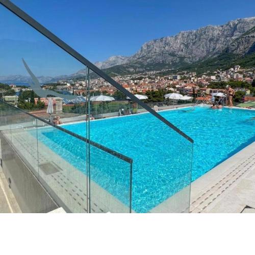 Luxe apartment Nevena with shared rooftop pool
