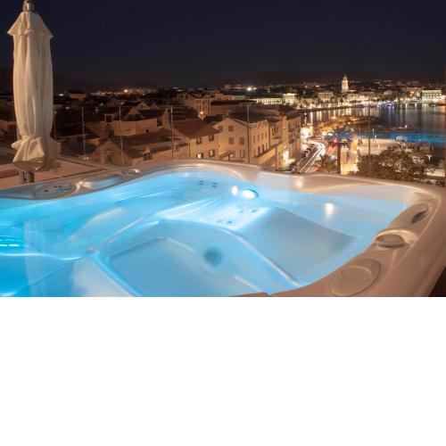 Luxury Penthouse Monriva