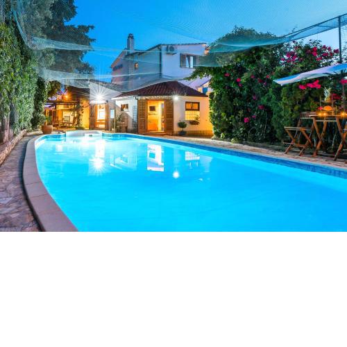 Luxury villa with a swimming pool Rogoznica - 13374