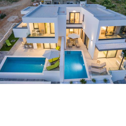 Luxury Villas Joy