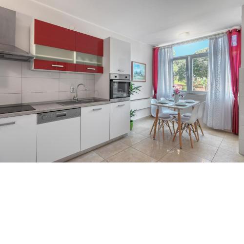 M & M Apartment