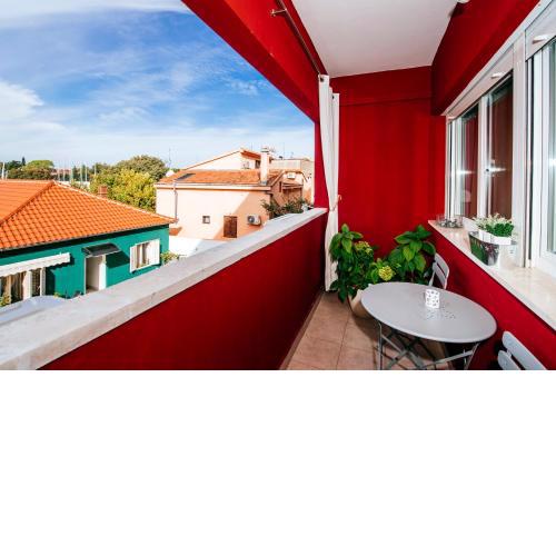 Marina Bay Apartment