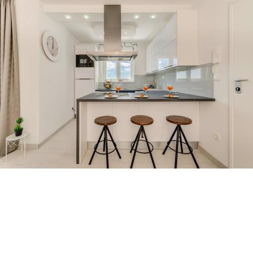 Modern 4* luxury apartment in center