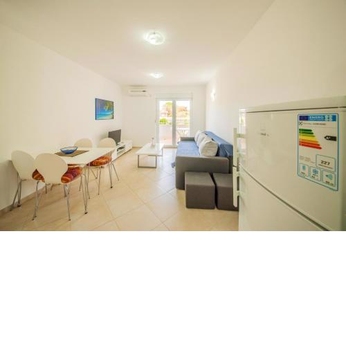 Modern Apartment in Vrsi, 45 m², spacious terrace