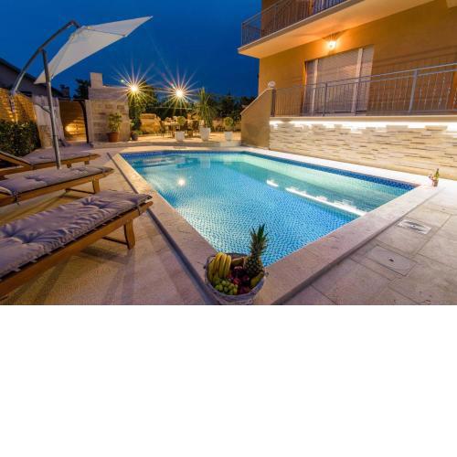 MY DALMATIA - Superior Apartment Zadar with shared pool