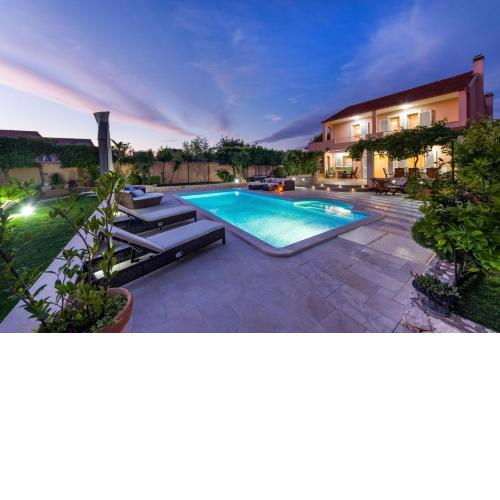 Navis Luxury Villa