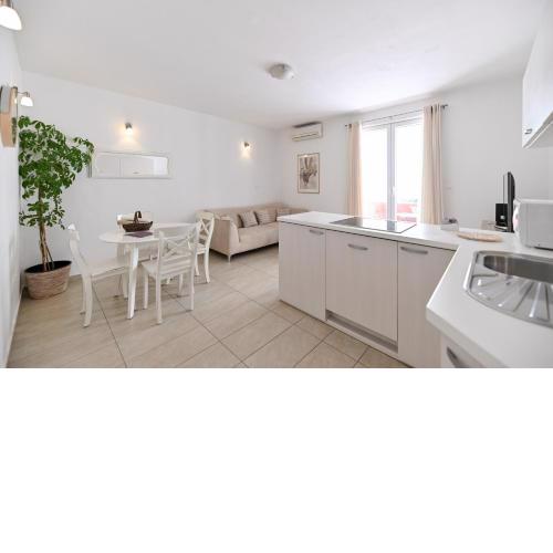 Near old town apartment with free parking and air condition in each room