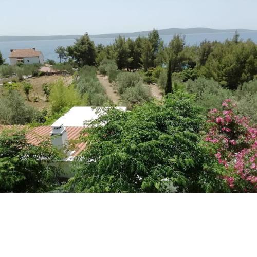 New apartment with private path to sea-Mirko