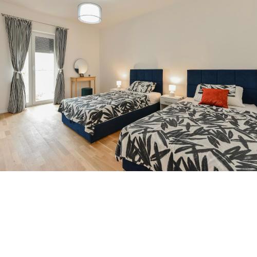 NEW LUXURY 3 Bedroom apartment