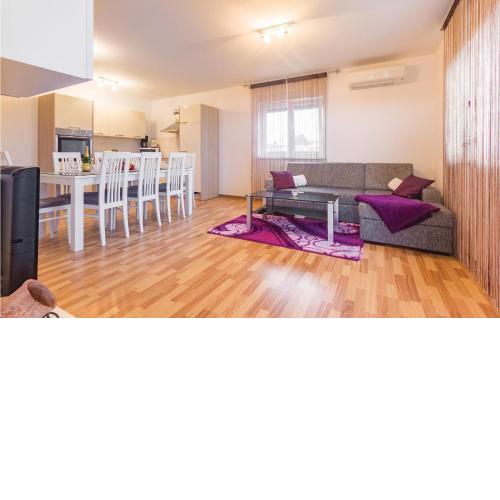 Nice Apartment In Medulin With Wifi