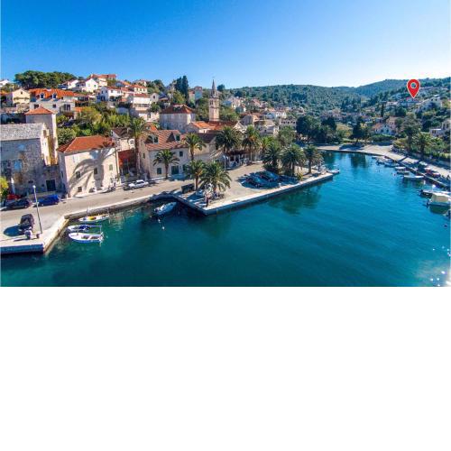 Nice Apartment In Splitska With House Sea View