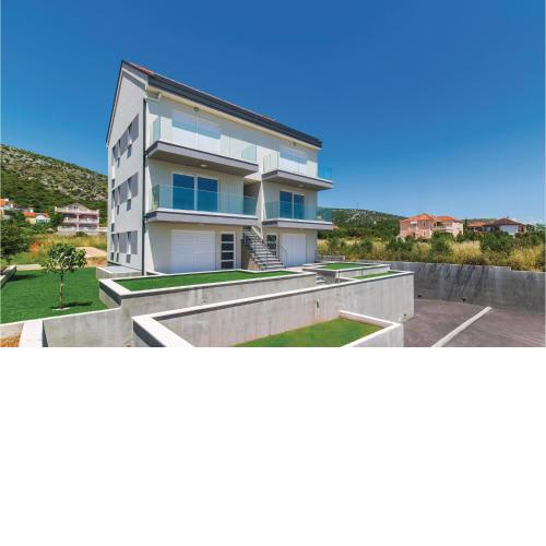 Nice Apartment In Trogir With Kitchen