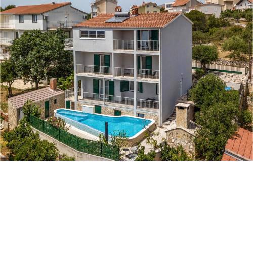 Nice Home In Okrug Gornji With Sauna