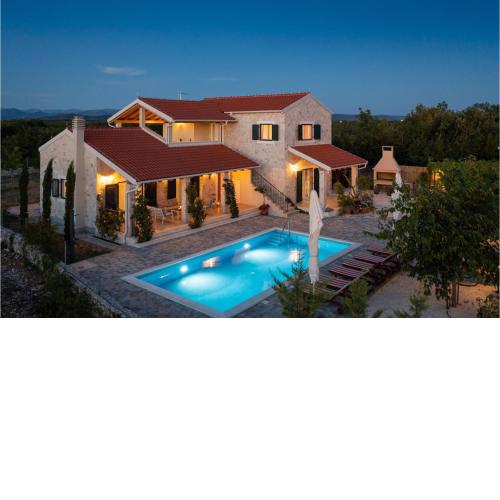 Nice Home In Sibenik With Jacuzzi