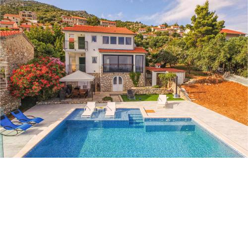 Nice Home In Zavala With Wifi