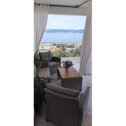 Nina SeaView