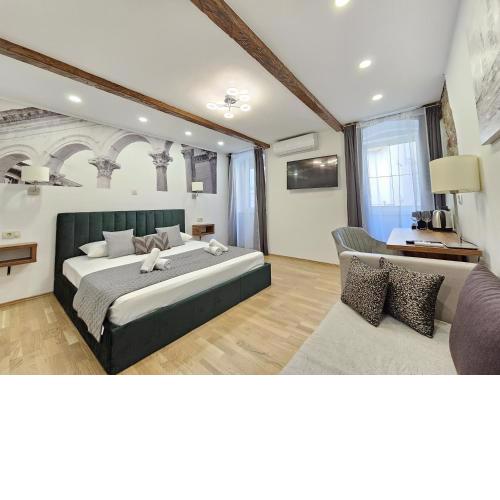 Palace Luxury Room