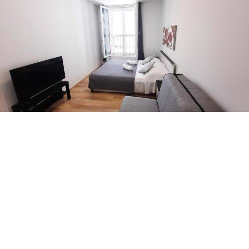 Peninsula Apartment