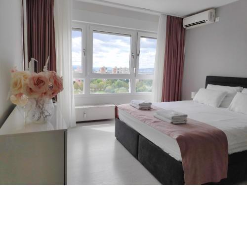 Penthouse “Sky 16” Studio Apartment
