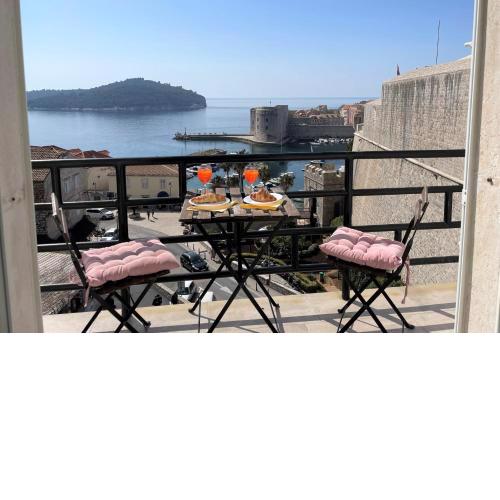 Perfect Balcony Apartment - Brizo Apartments