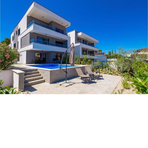 Pet Friendly Apartment In Malinska