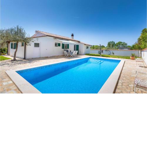 Pet Friendly Home In Pula