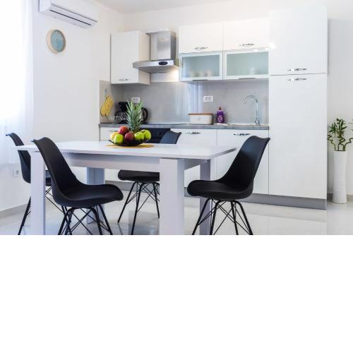 Petra modern apartment with free parking and BBQ