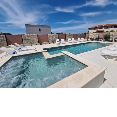 PINNA RESIDENCE - Datul
