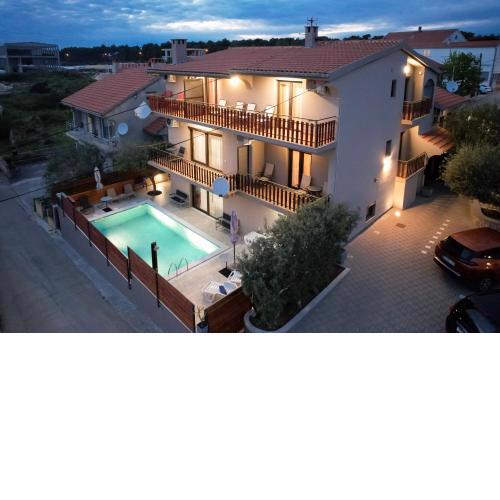Pool Apartments Julia