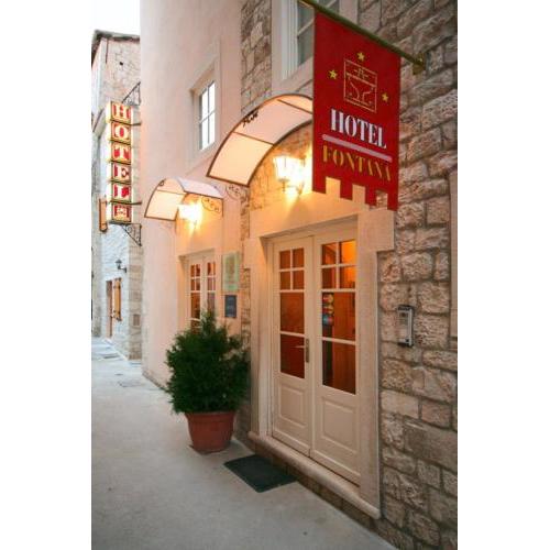Rooms by the sea Trogir - 15155